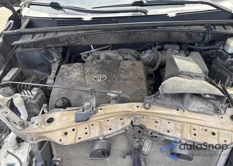 2018 Toyota Highlander Le/Le Plus z USA, uszkodzony, nr VIN 5TDBZRFHXJS818317